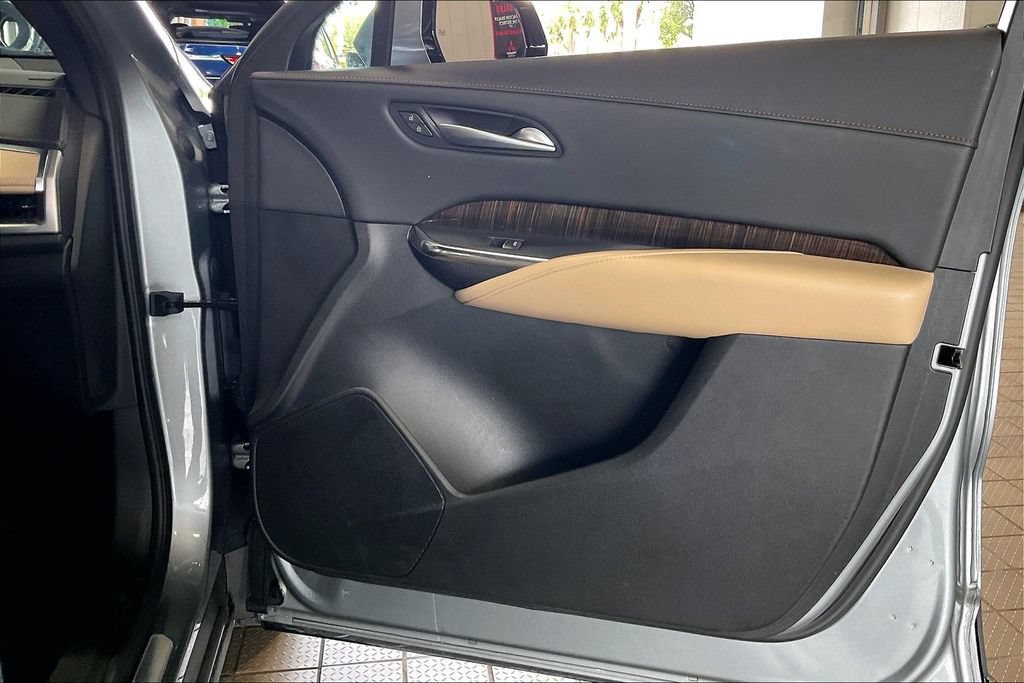 Used 2025 Cadillac XT4 Premium Luxury FWD image 21