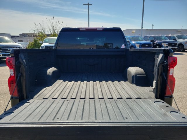 Used 2022 Chevrolet Silverado 1500 Custom Trail Boss w/ Midnight Edition AWD/4WD image 27