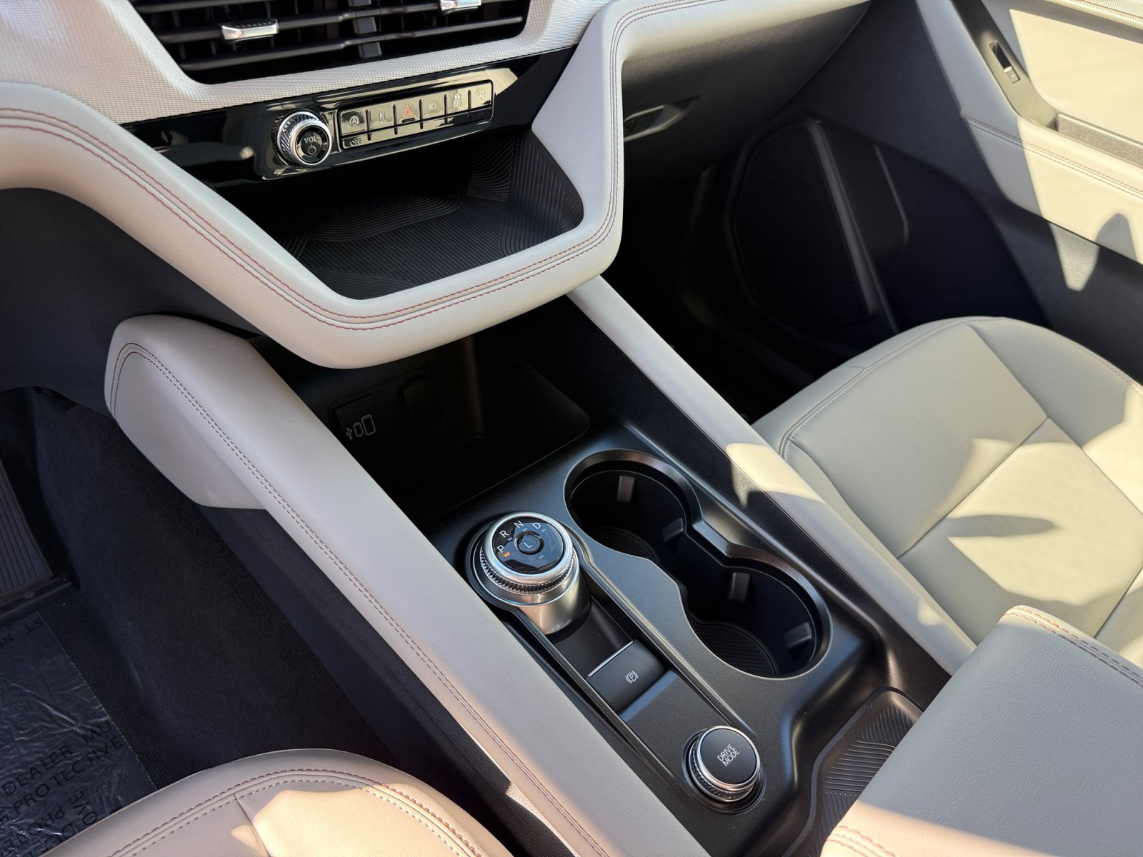 New 2026 Ford Explorer Active w/ Active Comfort Package RWD image 13