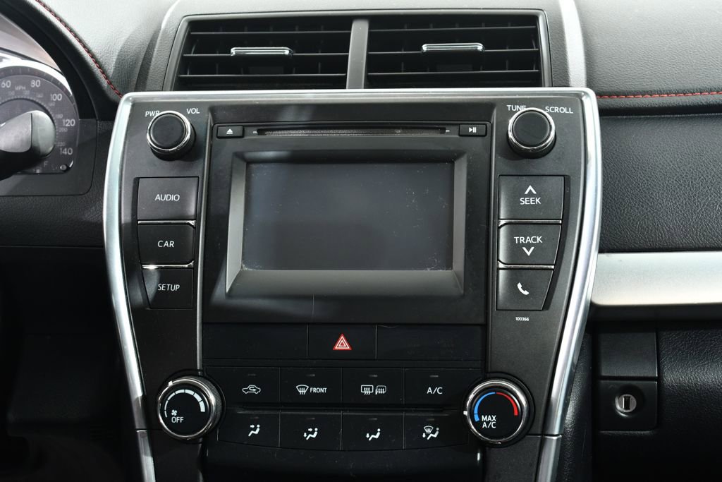 Used 2015 Toyota Camry SE FWD image 9