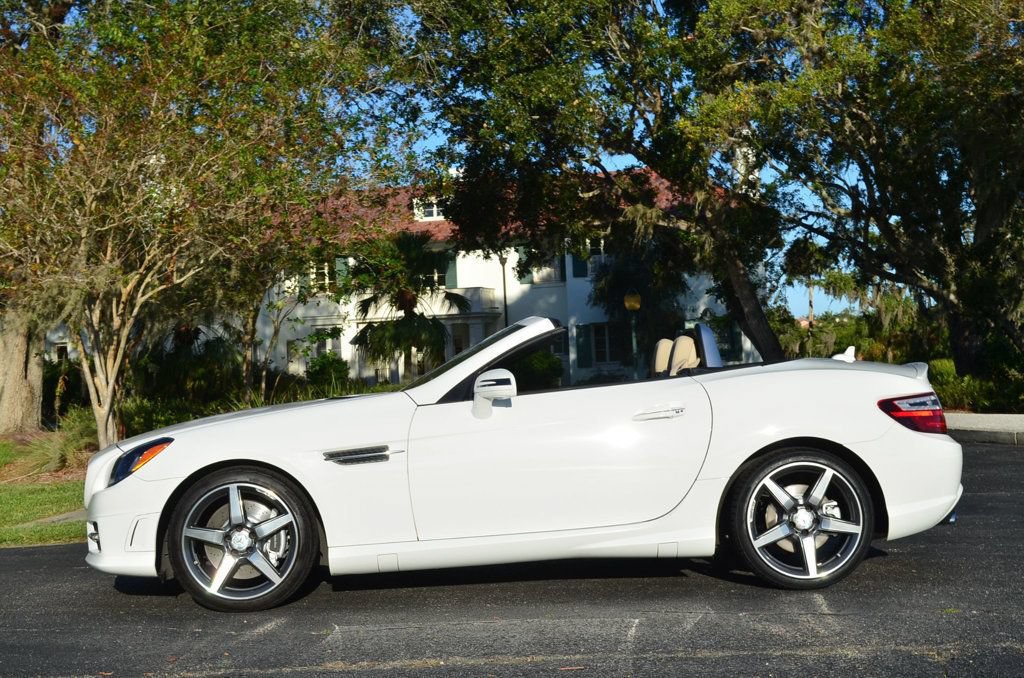 Used 2015 Mercedes-Benz SLK 250 image 25