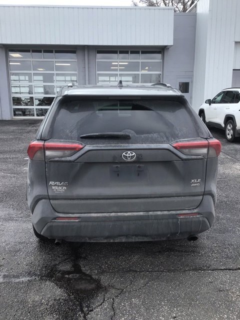 Used 2021 Toyota RAV4 XLE image 4