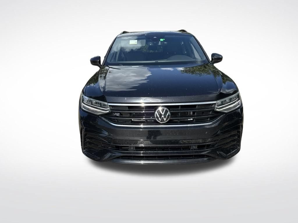 Used 2024 Volkswagen Tiguan SE R-Line FWD image 3
