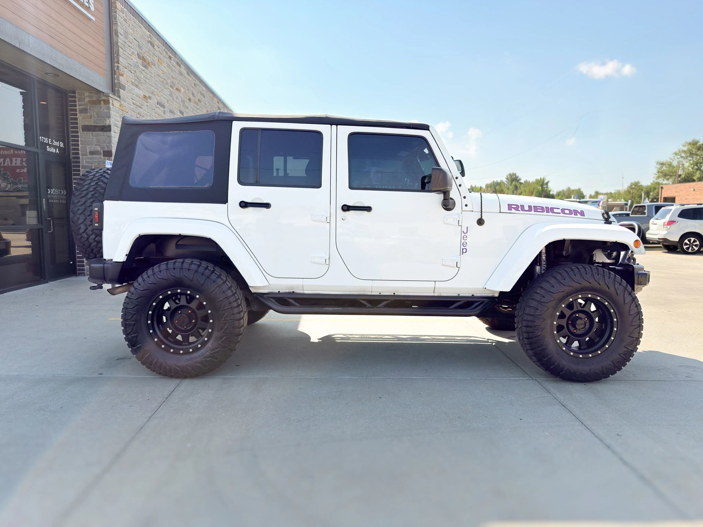 Used 2014 Jeep Wrangler Unlimited Rubicon image 9
