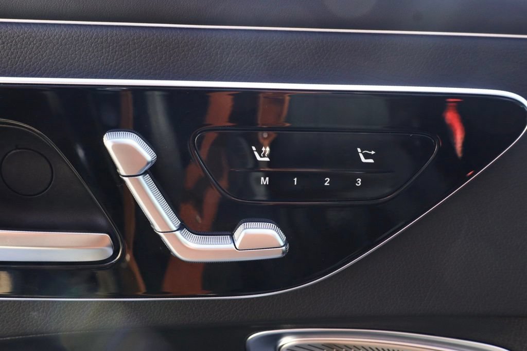 Used 2025 Mercedes-Benz CLE 300 4MATIC Cabriolet image 34