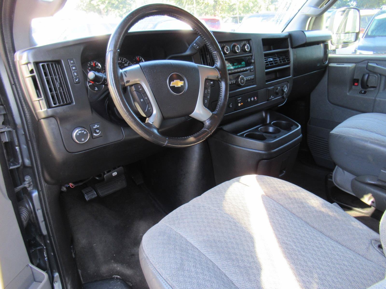 Used 2016 Chevrolet Express 2500 LS RWD image 17