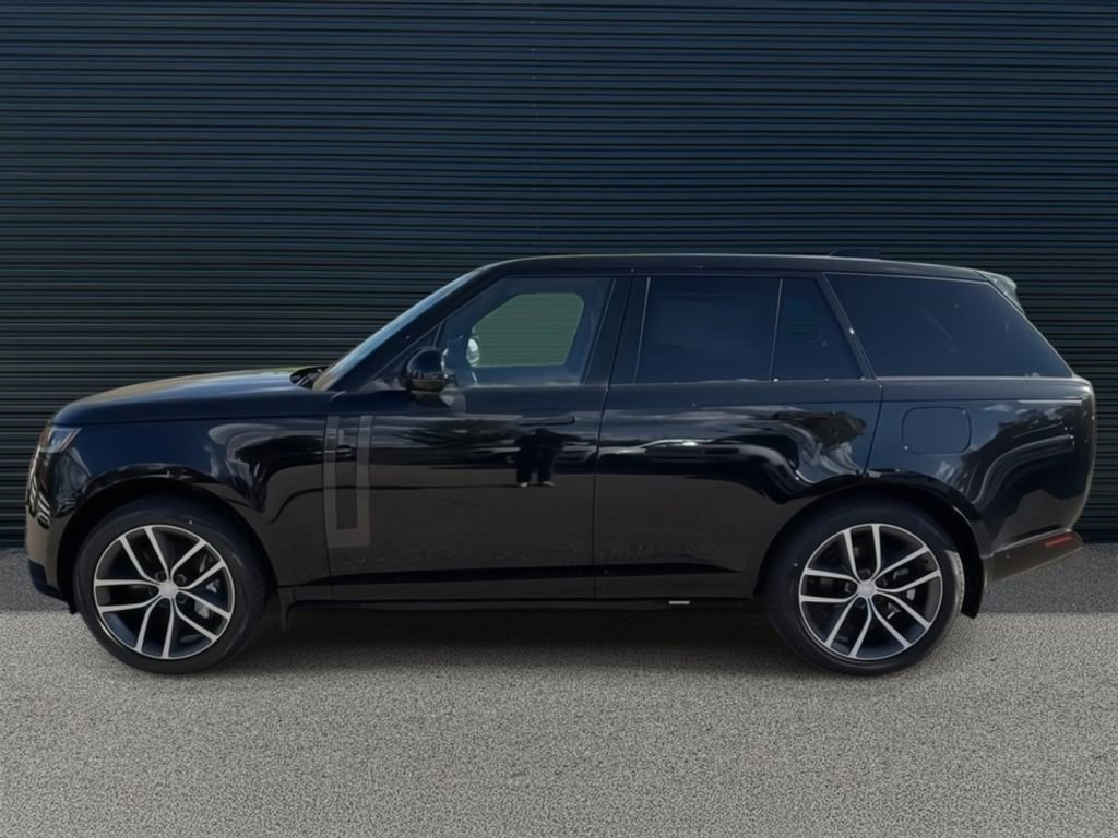 New 2025 Land Rover Range Rover SE image 2