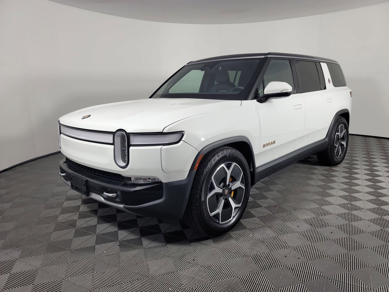 Used 2023 Rivian R1S Adventure