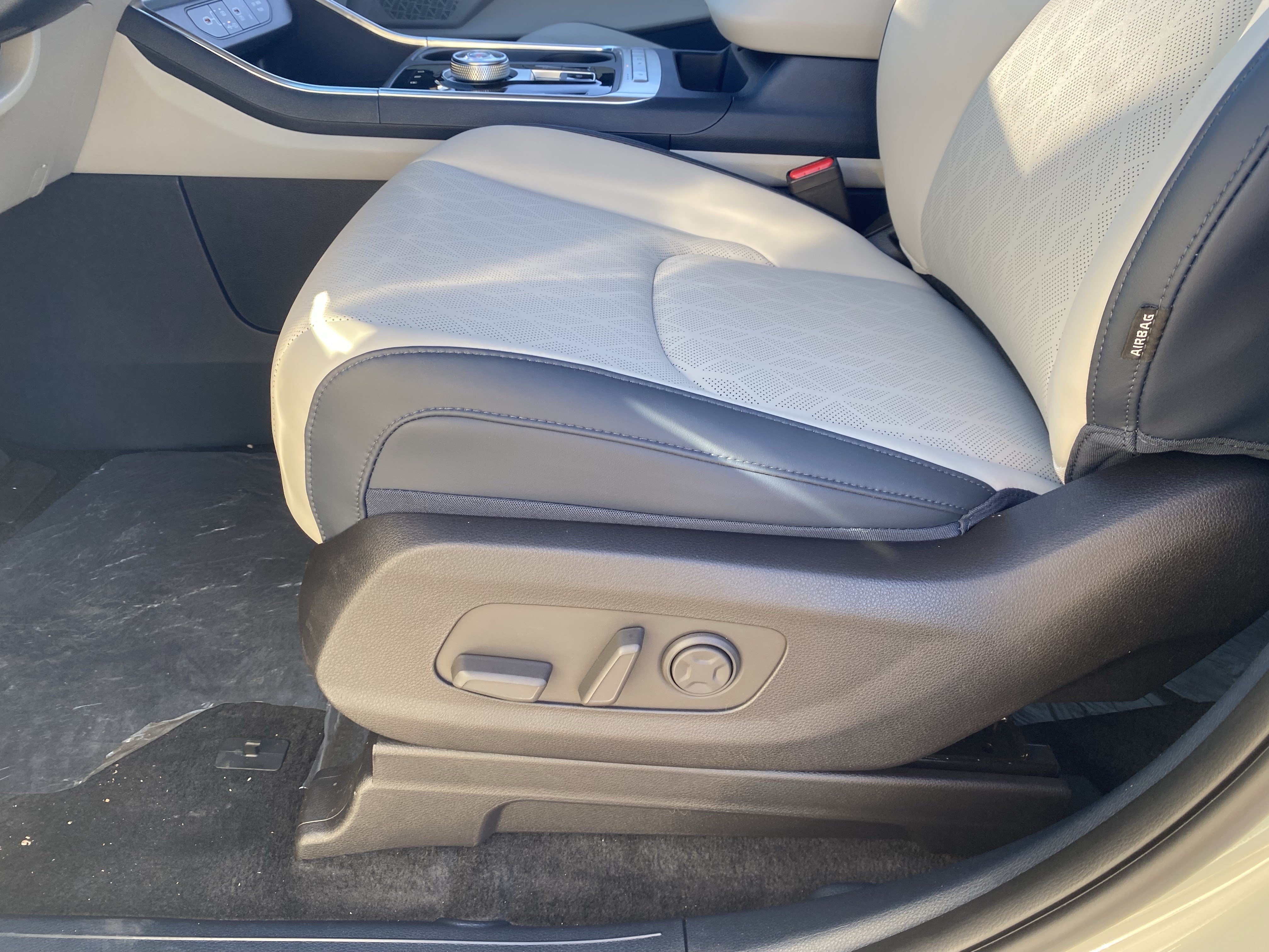 New 2026 Kia Carnival EX FWD image 19