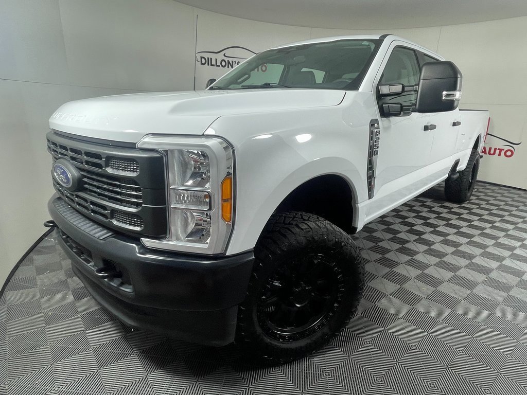 Used 2023 Ford F250 XL image 1