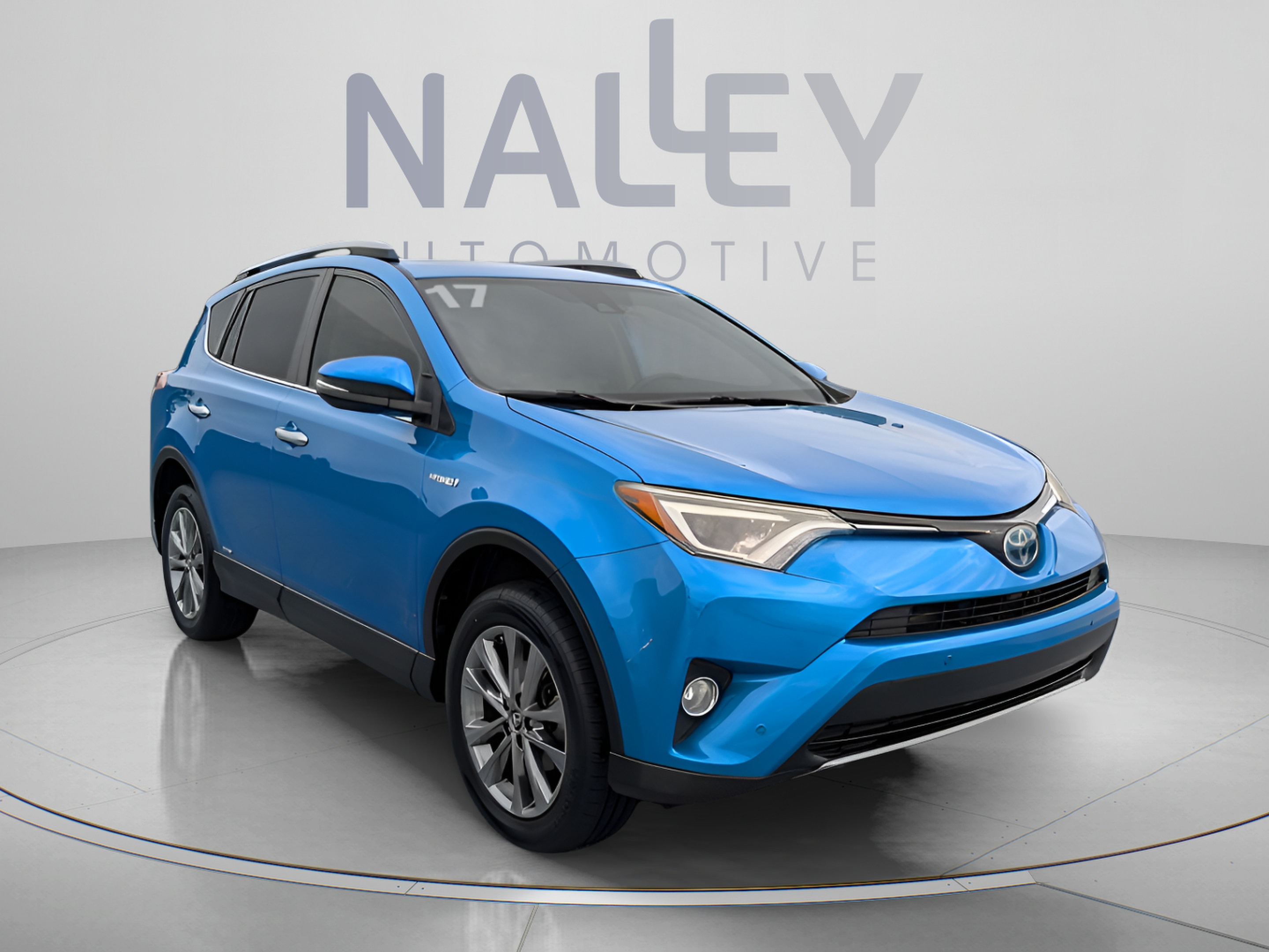 Used 2017 Toyota RAV4 Limited AWD/4WD image 4