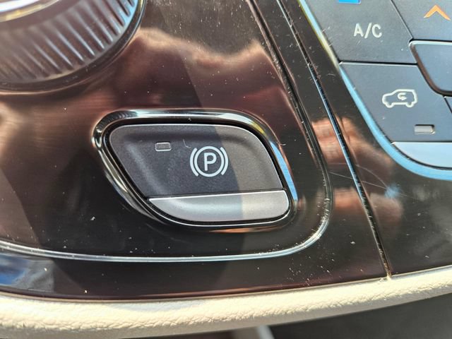 Used 2023 Chrysler Voyager LX FWD image 31