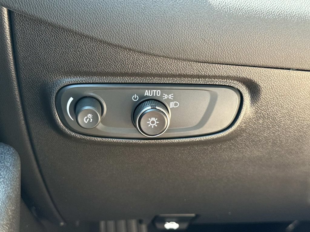 Used 2023 Chevrolet Equinox LT FWD image 14