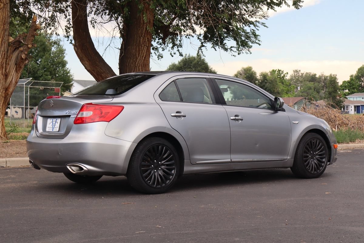 Used 2011 Suzuki Kizashi SE AWD/4WD image 5