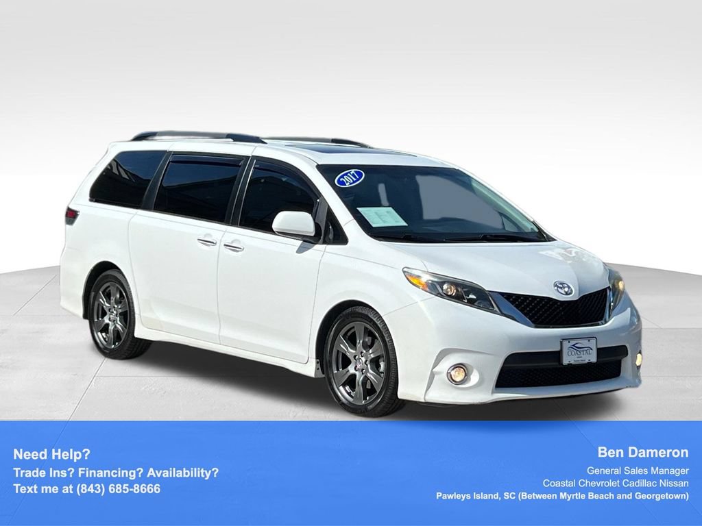 Used 2017 Toyota Sienna SE Premium FWD image 3