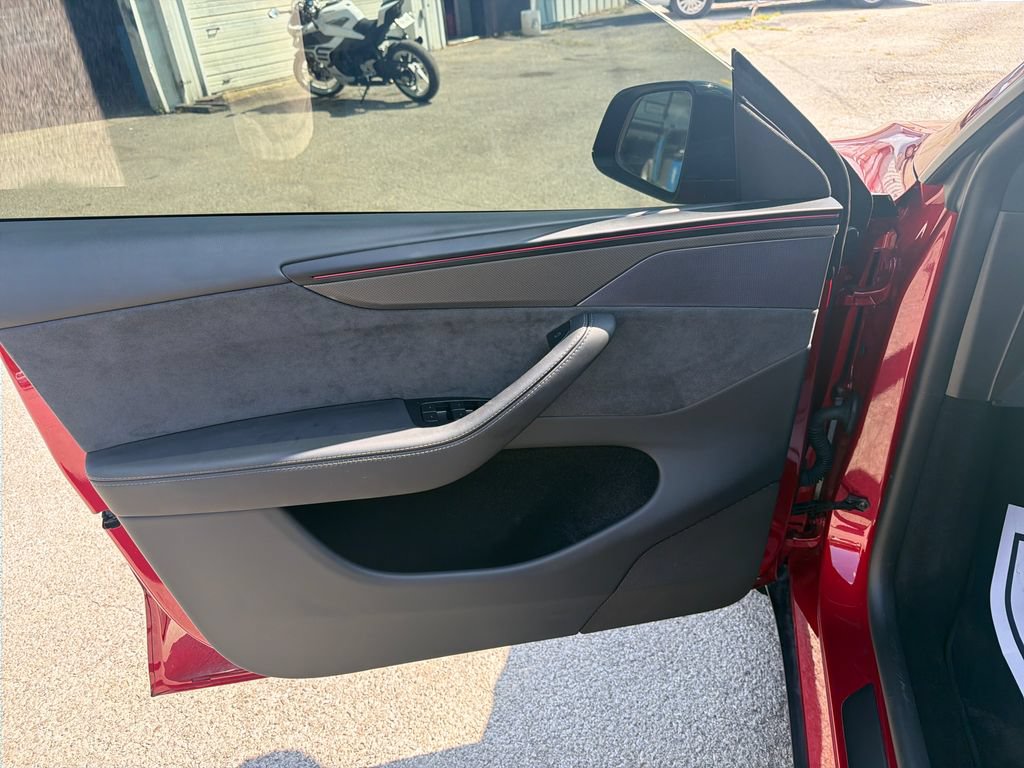 Used 2026 Tesla Model Y Performance AWD/4WD image 12