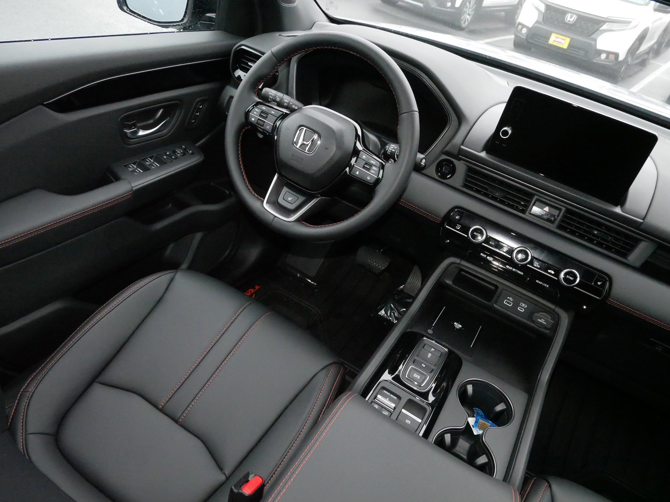 Certified 2025 Honda Pilot TrailSport image 9