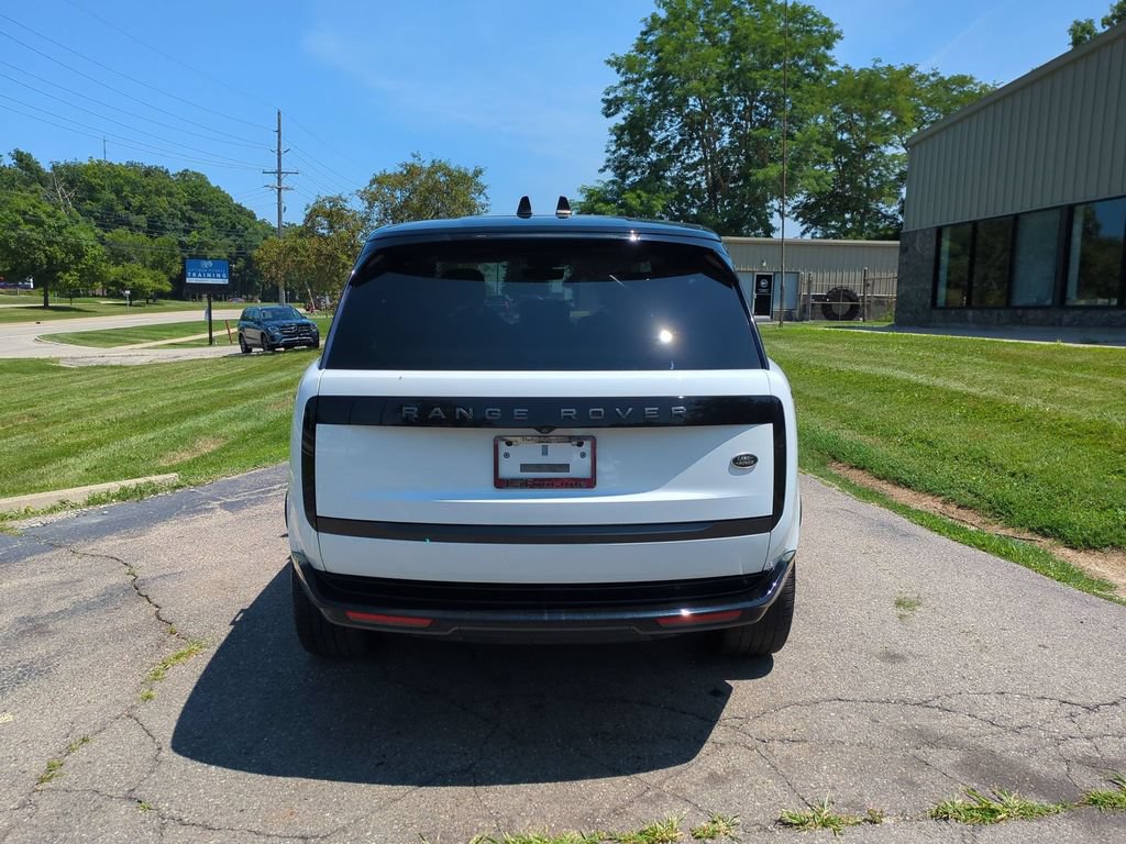 Used 2022 Land Rover Range Rover SE AWD/4WD image 4