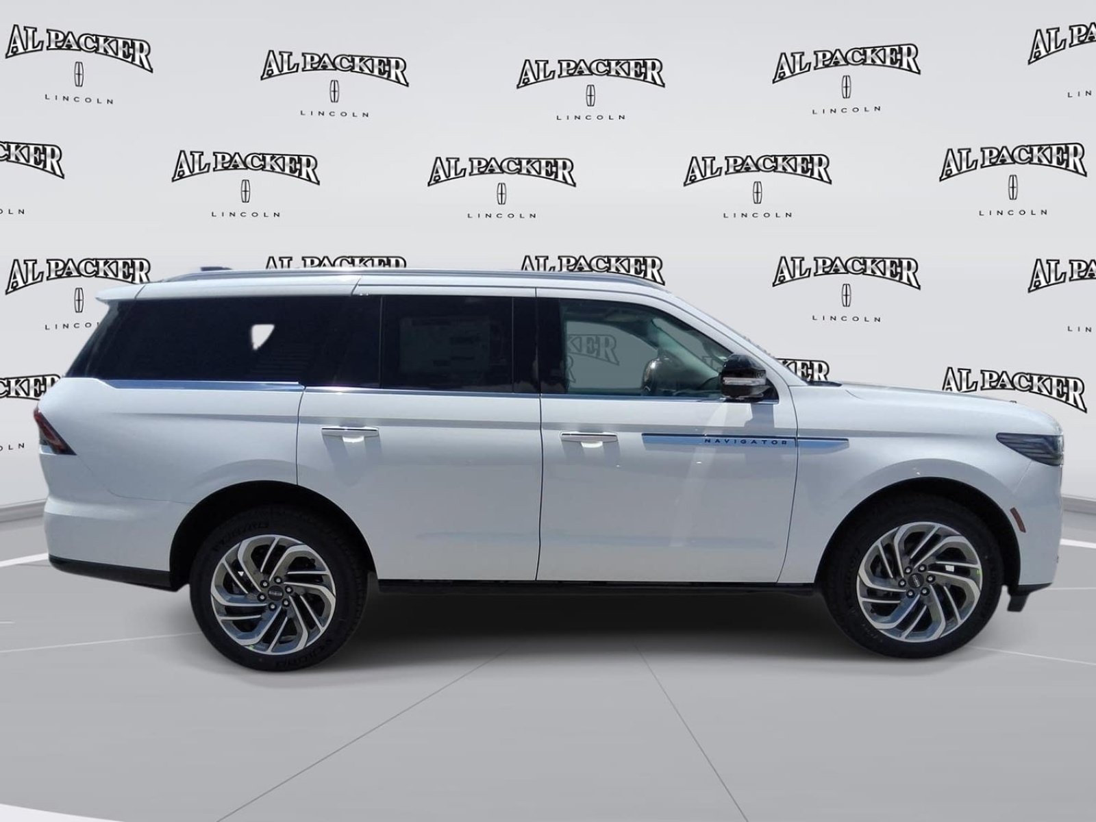 New 2027 Lincoln Navigator Reserve AWD/4WD image 6