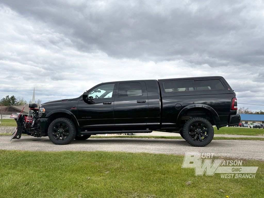 Used 2019 RAM 2500 Laramie w/ Black Appearance Package AWD/4WD image 3