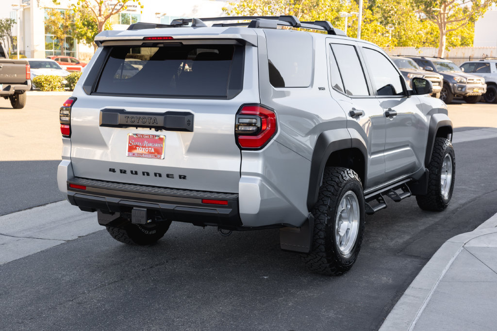 Certified 2025 Toyota 4Runner SR5 AWD/4WD image 5