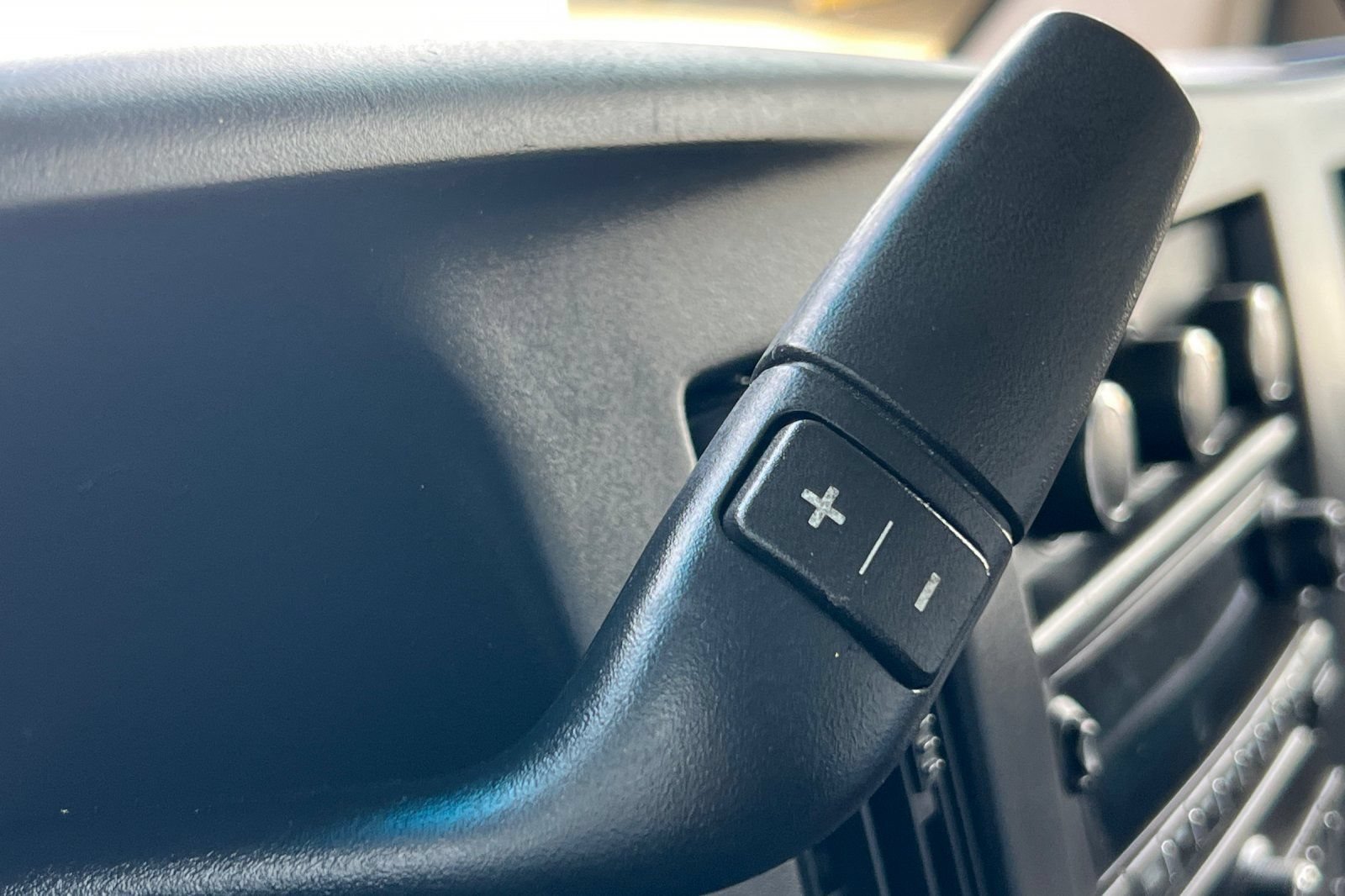 Used 2015 Chevrolet Express 4500 RWD image 29