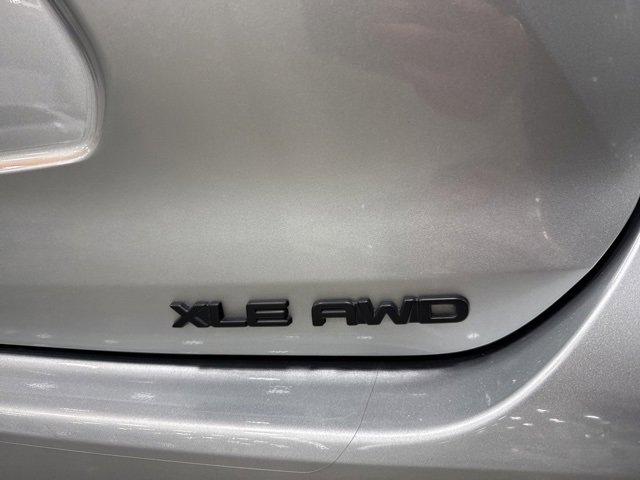Certified 2024 Toyota Highlander XLE image 9