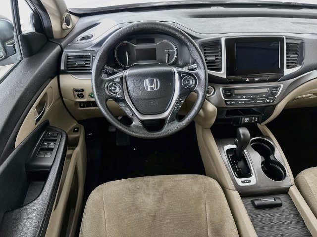 Certified 2017 Honda Pilot EX image 4