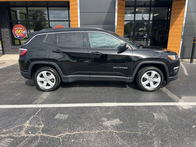Used 2019 Jeep Compass Latitude image 2