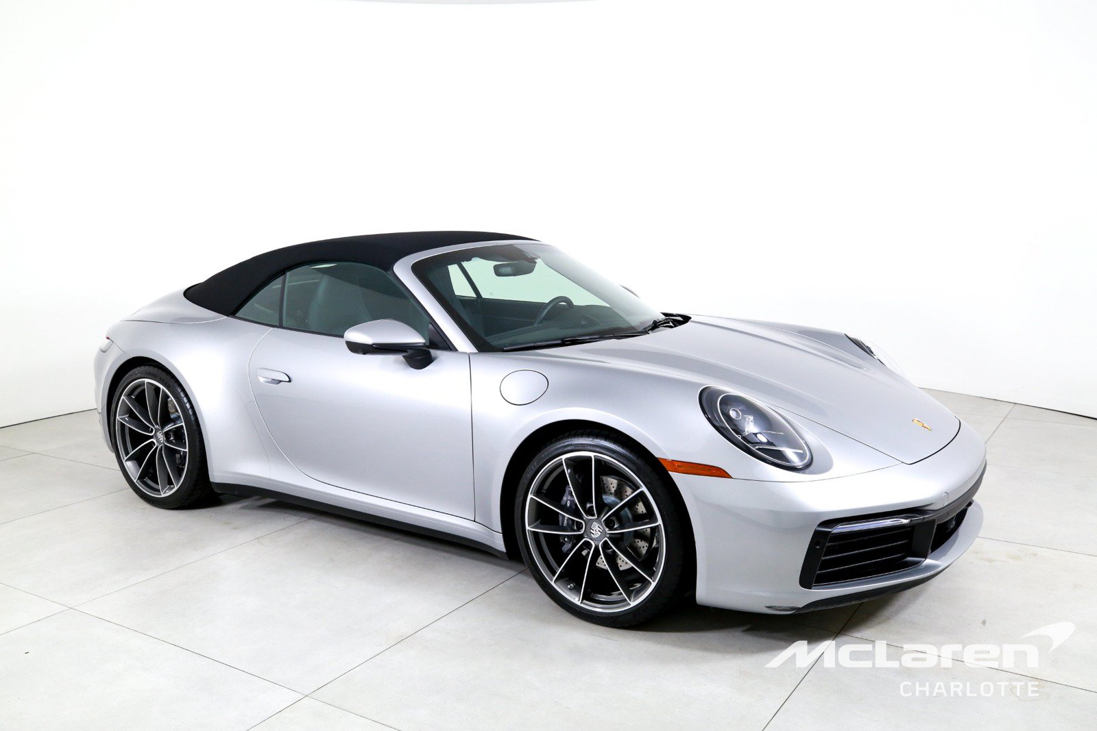 Used 2023 Porsche 911 Carrera w/ Premium Package RWD image 3