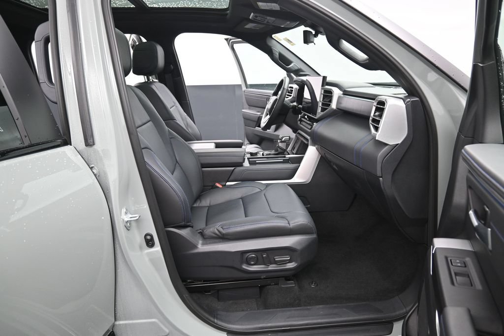 Used 2024 Toyota Tundra Platinum AWD/4WD image 35