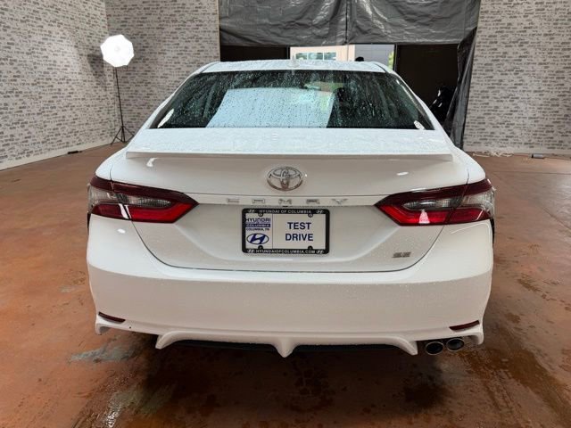 Used 2023 Toyota Camry SE FWD image 5