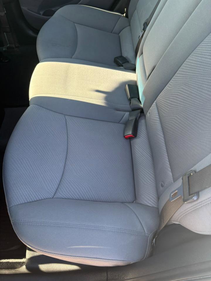 Used 2013 Hyundai Elantra GLS w/ Preferred Pkg FWD image 28