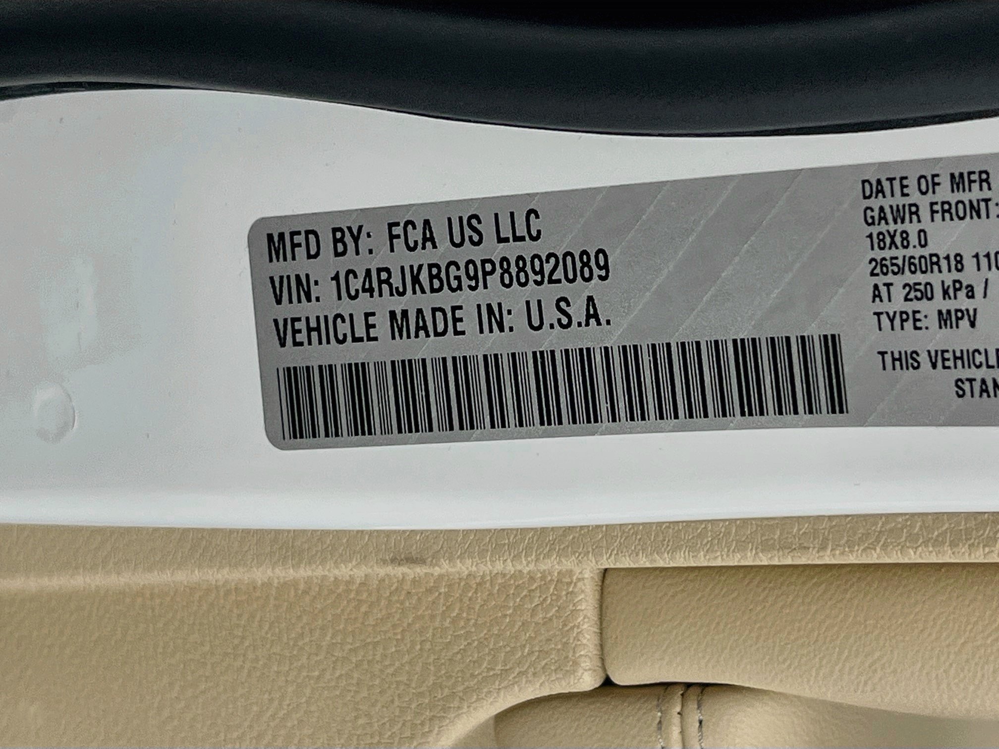 Used 2023 Jeep Grand Cherokee L Limited AWD/4WD image 34