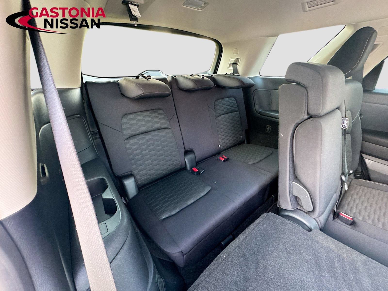 Used 2024 Nissan Pathfinder SV AWD/4WD image 36