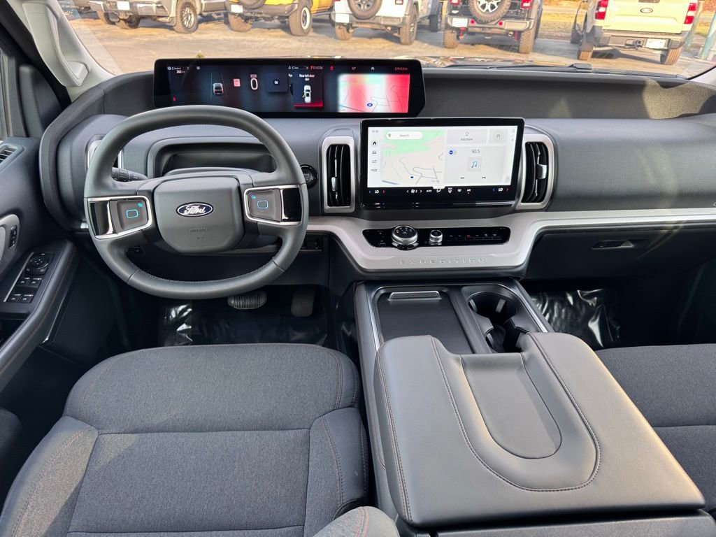 Used 2025 Ford Expedition Max Active image 5