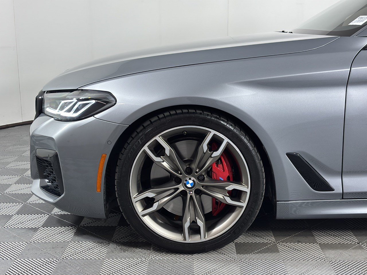 Used 2023 BMW M550i xDrive w/ Executive Package AWD/4WD image 13
