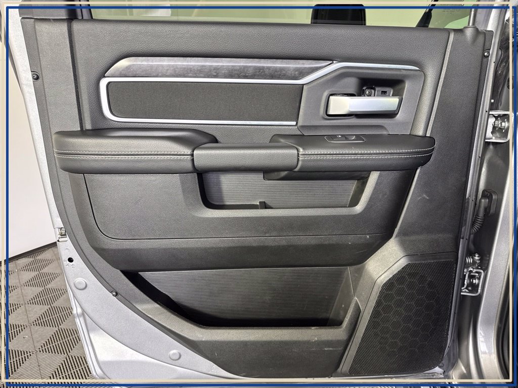 Certified 2024 RAM 2500 Big Horn w/ Safety Group AWD/4WD image 40
