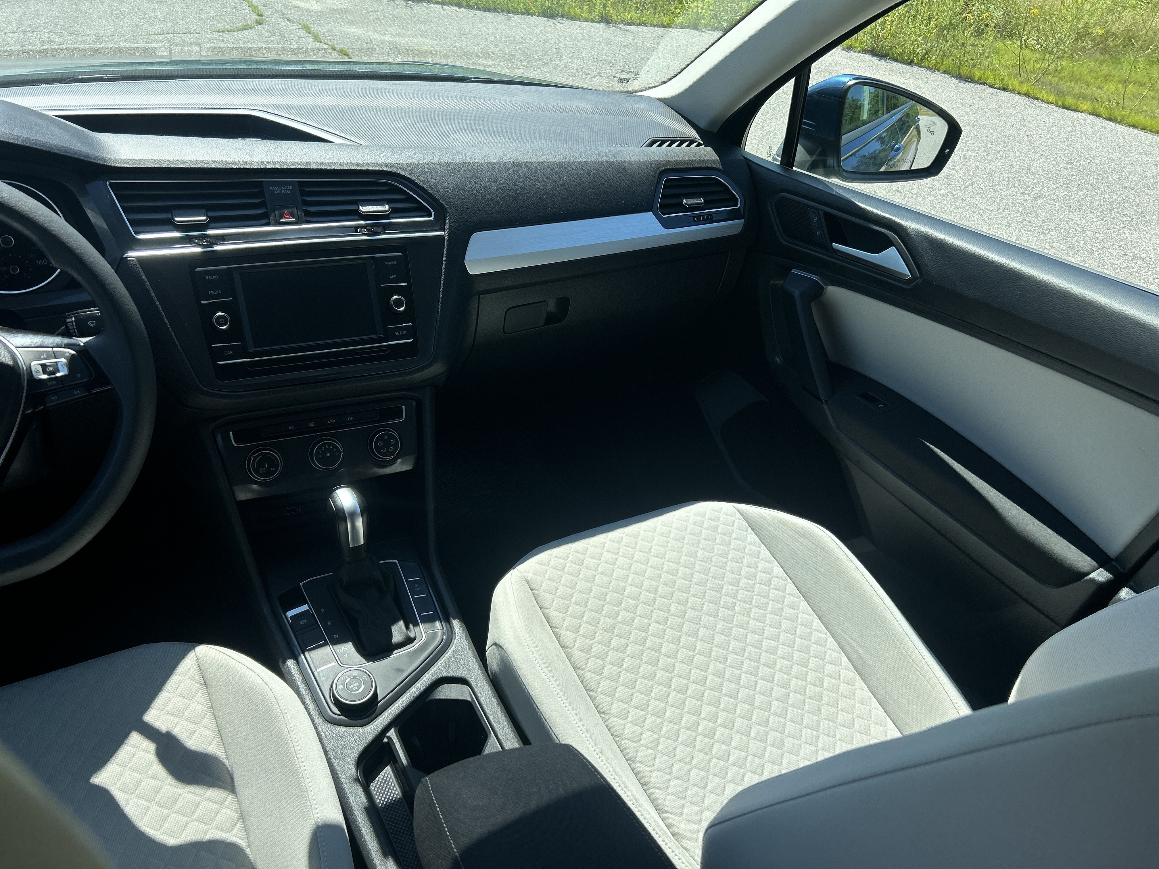 Used 2019 Volkswagen Tiguan S w/ Driver Assistance Package AWD/4WD image 19