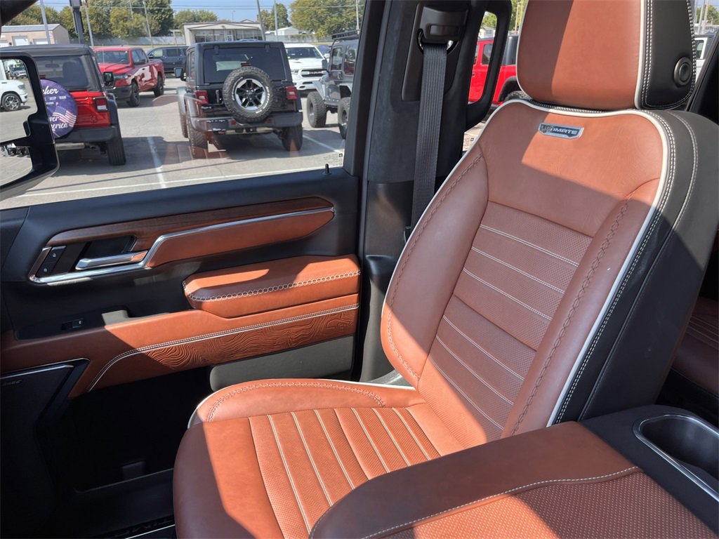 Used 2024 GMC Sierra 3500 Denali Ultimate image 41