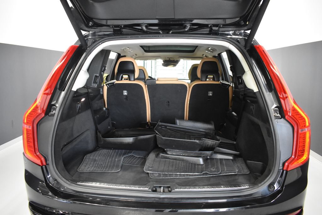 Used 2016 Volvo XC90 T6 Momentum w/ Momentum Plus Package AWD/4WD image 30