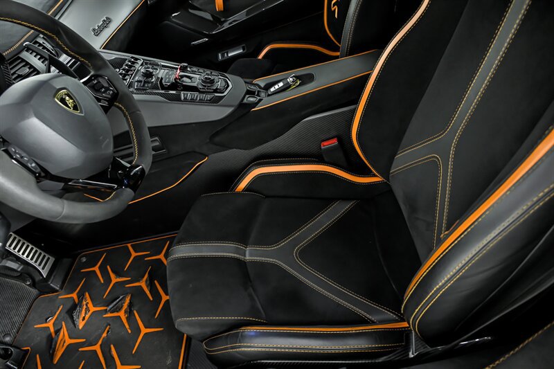 Used 2019 Lamborghini Aventador SVJ AWD/4WD image 22