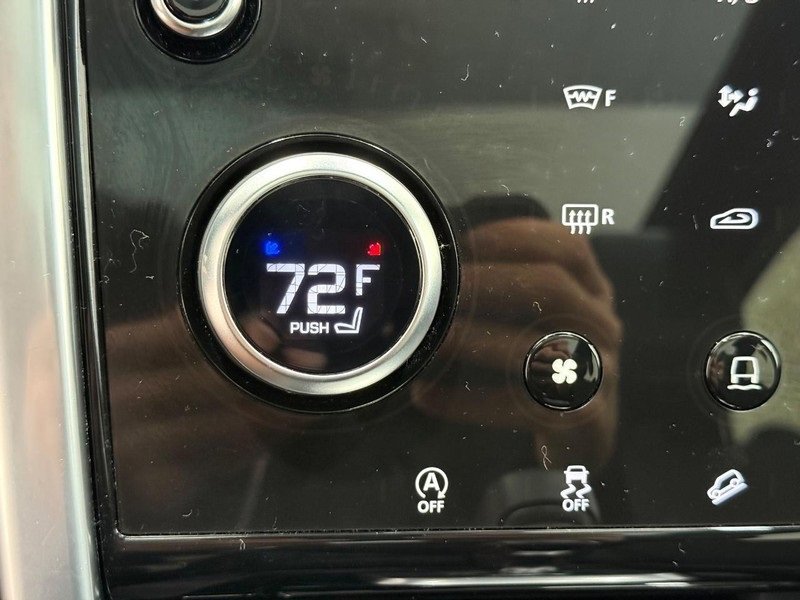 Used 2023 Land Rover Discovery Sport SE image 19