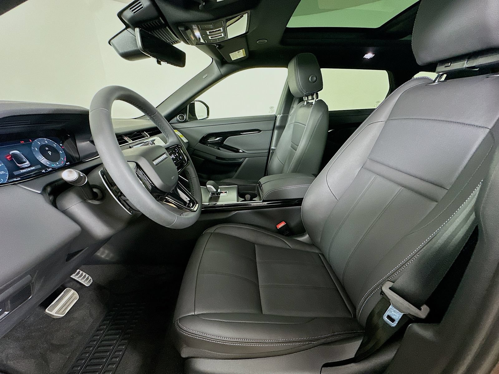 New 2026 Land Rover Range Rover Evoque Hoxton AWD/4WD image 33