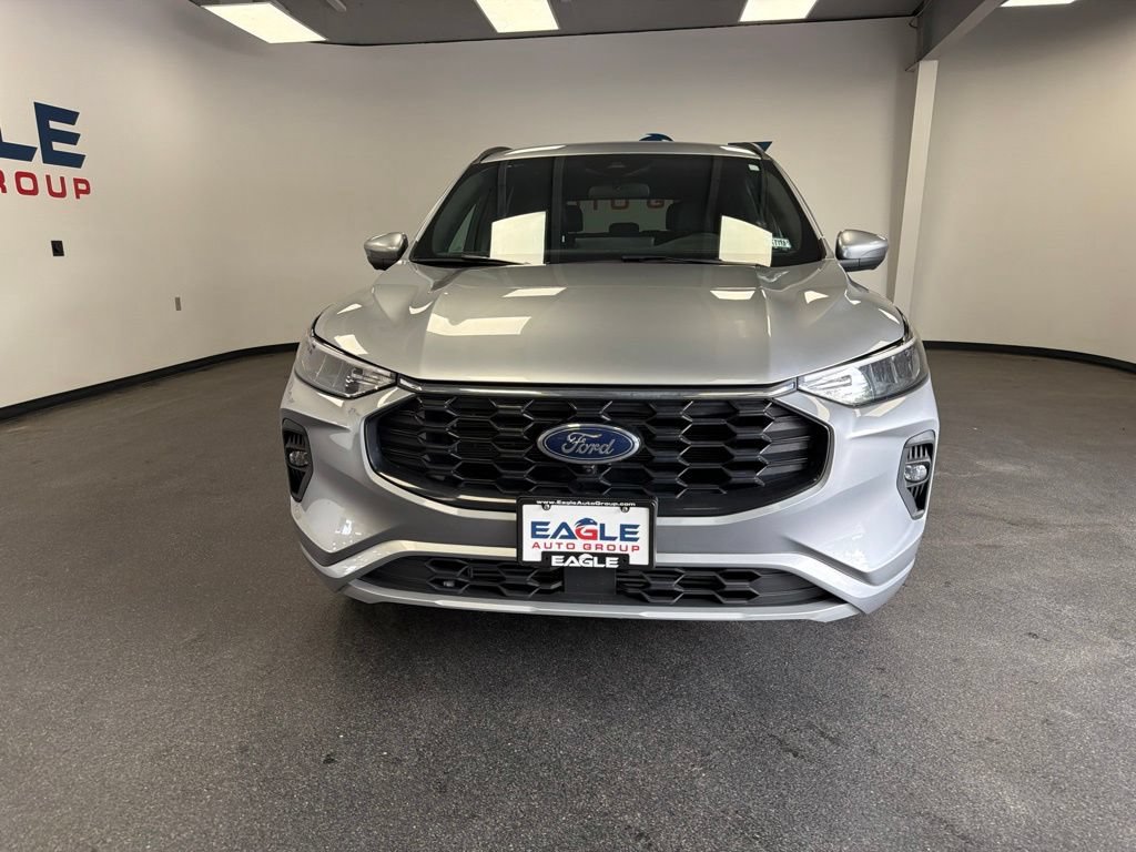 Used 2024 Ford Escape ST-Line Select w/ Tech Pack #2 AWD/4WD image 3