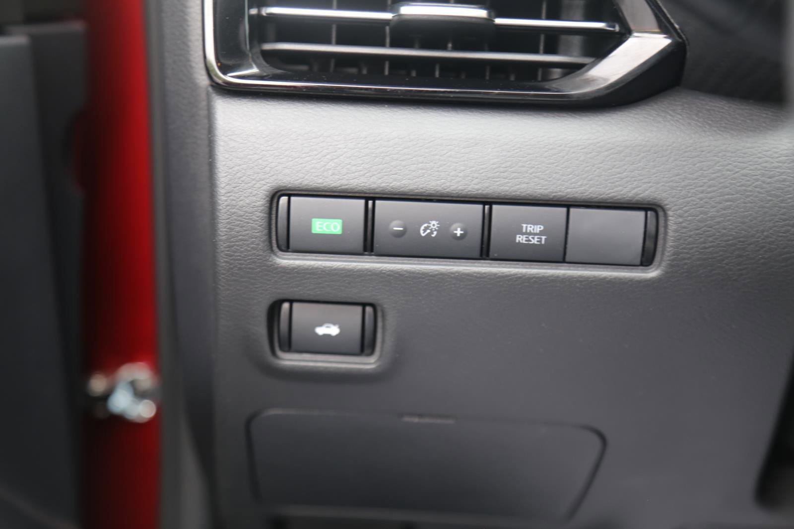 Used 2025 Nissan Sentra SR FWD image 7