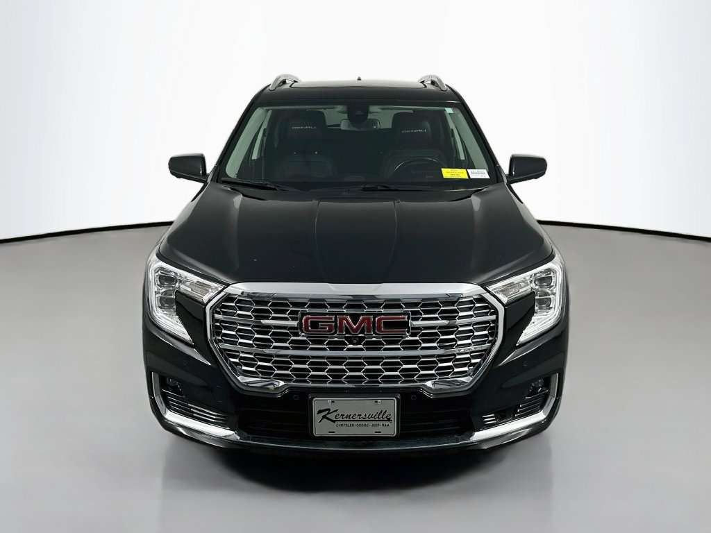 Used 2024 GMC Terrain Denali w/ Black Diamond Edition AWD/4WD image 2