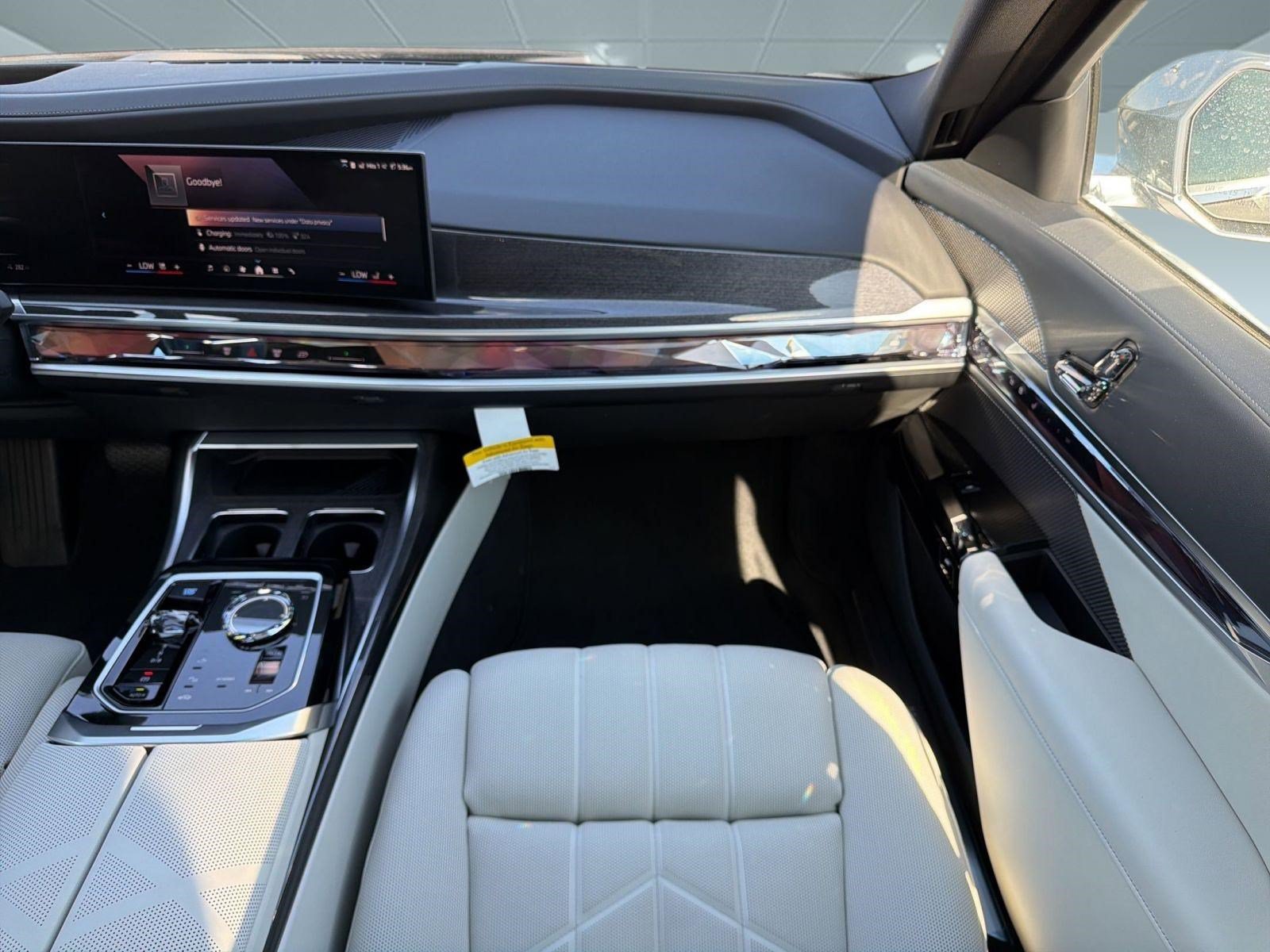 New 2026 BMW i7 xDrive60 w/ Executive Package AWD/4WD image 29