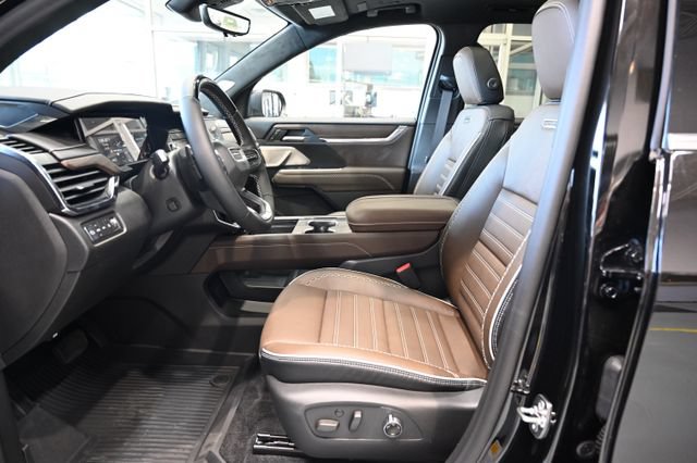 New 2026 GMC Acadia Denali Ultimate w/ LPO, Floor Liner Package AWD/4WD image 9
