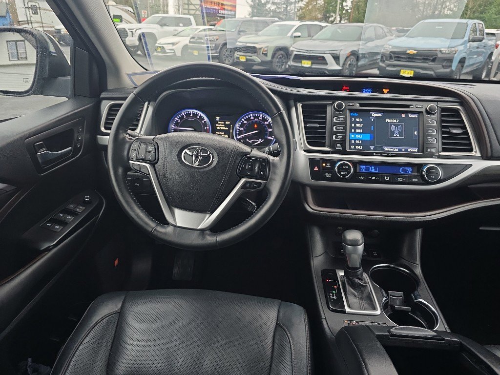 Used 2018 Toyota Highlander Limited Platinum image 22